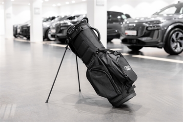 Audi x TaylorMade Pro Stand Golfbag, Sort